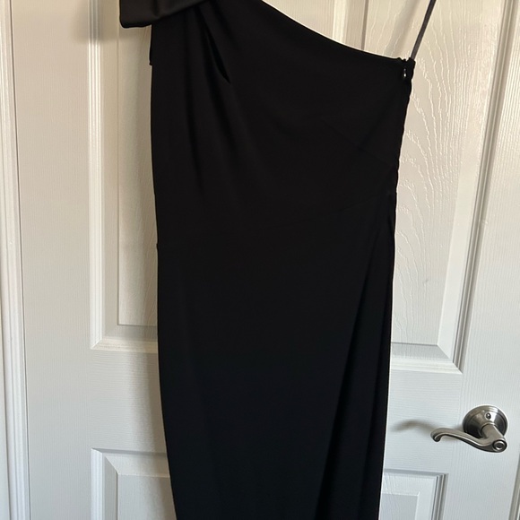 Women’s One-Shoulder Cutout Bow Midi Dress/ Holiday/ New Years Black Size 8 - Picture 3 of 4